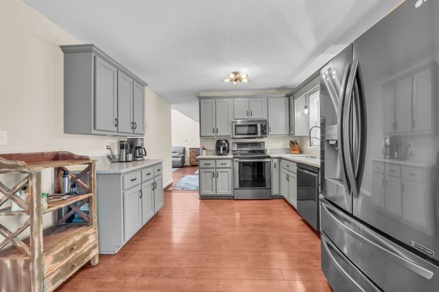 3490 Barkers Mill Rd, Clarksville, TN 37042