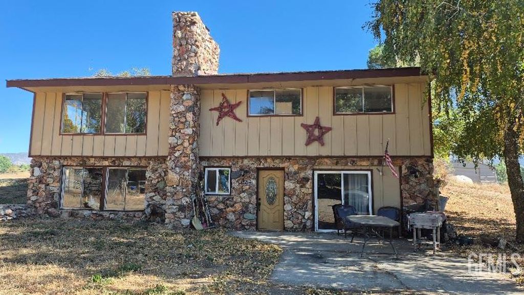 29960 Greenwater Drive, Tehachapi, CA 93561
