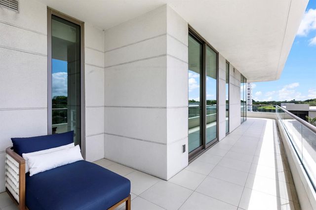 200 Arkona Court 402, West Palm Beach, FL 33401