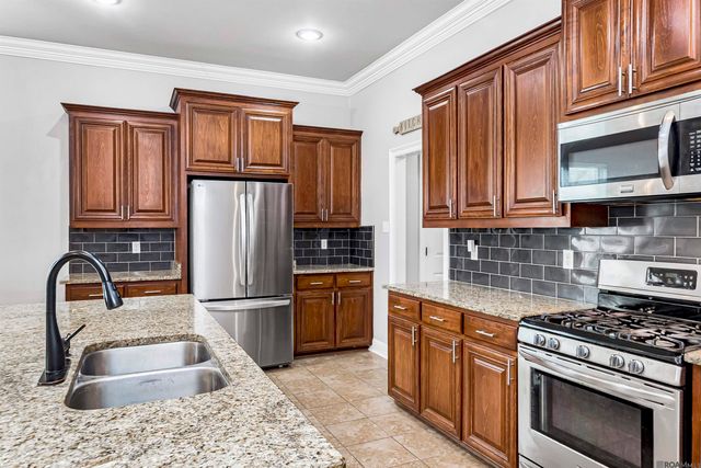 4084 Stonewall Dr, Addis, LA 70710