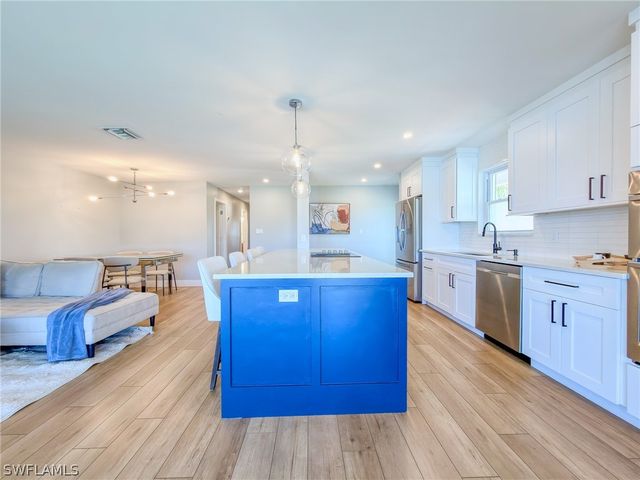 1910 Gulf Shore BLVD N 312, Naples, FL 34102