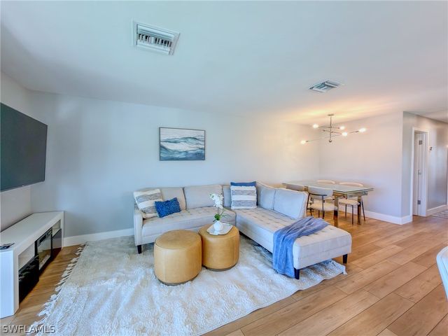 1910 Gulf Shore BLVD N 312, Naples, FL 34102