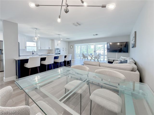 1910 Gulf Shore BLVD N 312, Naples, FL 34102