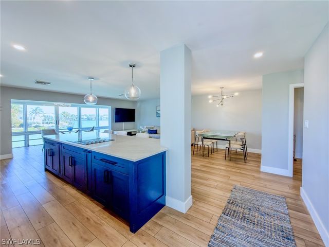 1910 Gulf Shore BLVD N 312, Naples, FL 34102