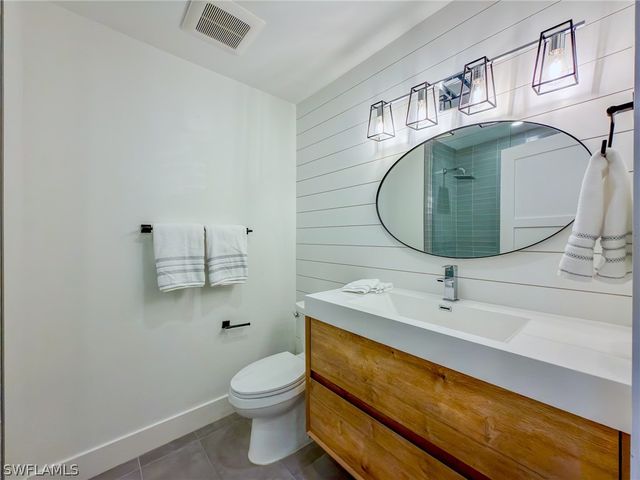 1910 Gulf Shore BLVD N 312, Naples, FL 34102