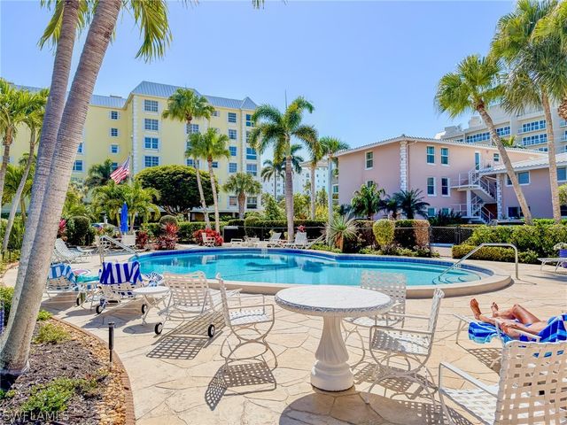 1910 Gulf Shore BLVD N 312, Naples, FL 34102