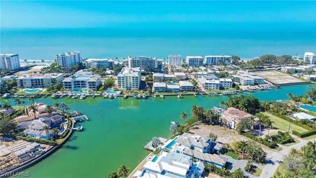 1910 Gulf Shore BLVD N 312, Naples, FL 34102