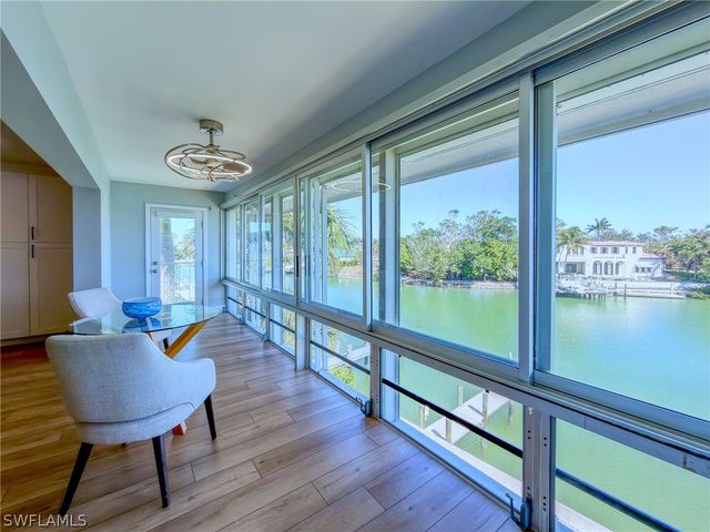 1910 Gulf Shore BLVD N 312, Naples, FL 34102