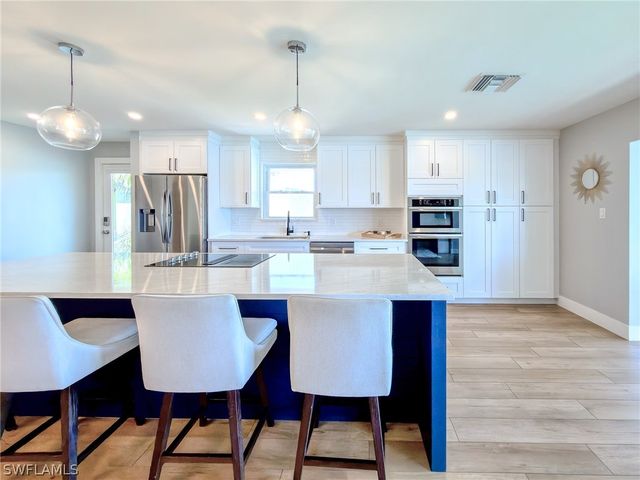 1910 Gulf Shore BLVD N 312, Naples, FL 34102