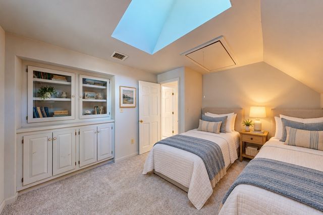 12 Downey Pl, Hopkinton, MA 01748