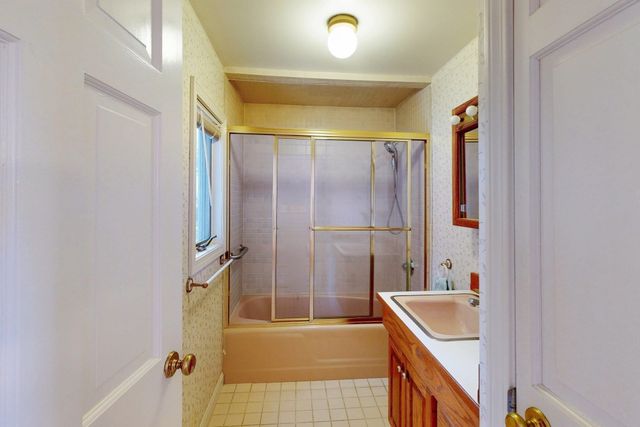 12 Downey Pl, Hopkinton, MA 01748