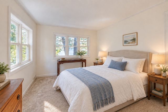 12 Downey Pl, Hopkinton, MA 01748