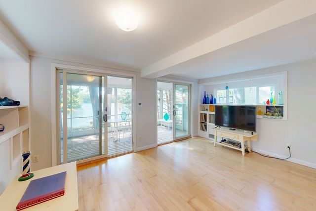 12 Downey Pl, Hopkinton, MA 01748