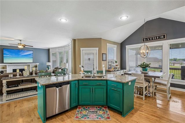 2100 Prairie Creek Drive, Kearney, MO 64060