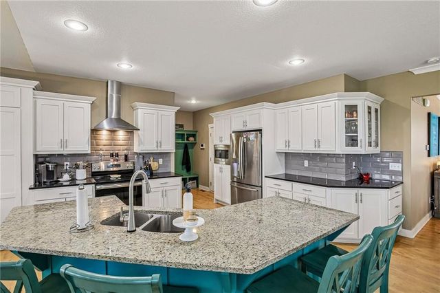 2100 Prairie Creek Drive, Kearney, MO 64060