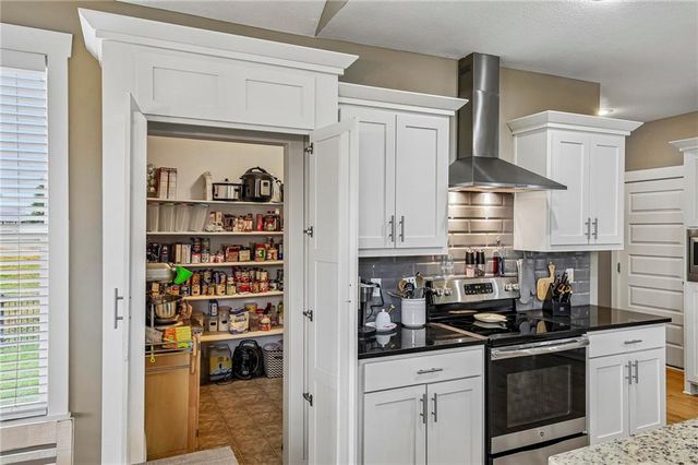2100 Prairie Creek Drive, Kearney, MO 64060