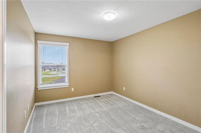 2100 Prairie Creek Drive, Kearney, MO 64060