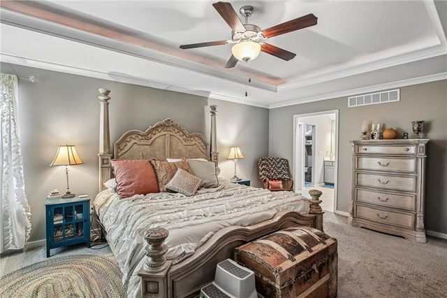 2100 Prairie Creek Drive, Kearney, MO 64060