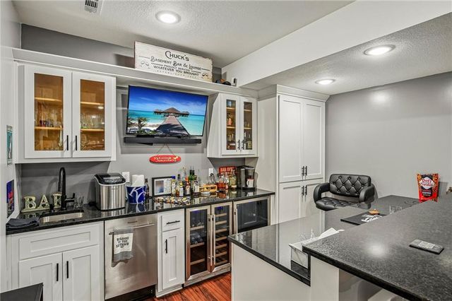 2100 Prairie Creek Drive, Kearney, MO 64060