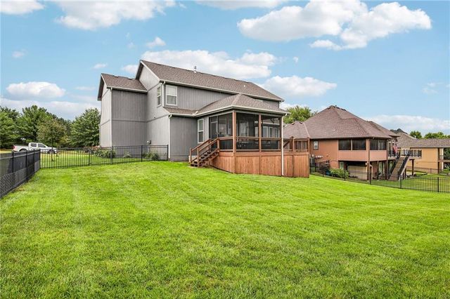 2100 Prairie Creek Drive, Kearney, MO 64060