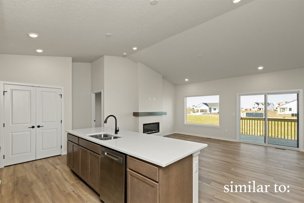 6402 NE 11th Court, Des Moines, IA 50313