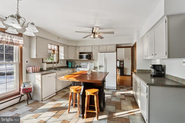 2296 BRAMBLE GATE DR, Hatfield, PA 19440