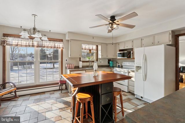 2296 BRAMBLE GATE DR, Hatfield, PA 19440