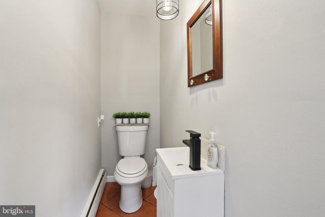 2296 BRAMBLE GATE DR, Hatfield, PA 19440