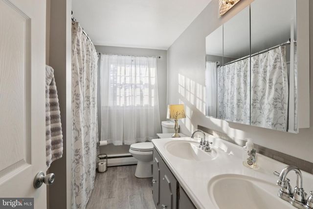 2296 BRAMBLE GATE DR, Hatfield, PA 19440