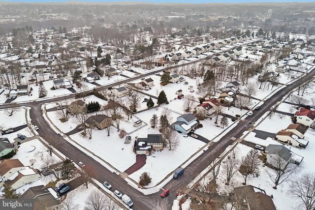 2296 BRAMBLE GATE DR, Hatfield, PA 19440