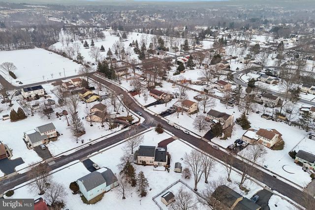 2296 BRAMBLE GATE DR, Hatfield, PA 19440