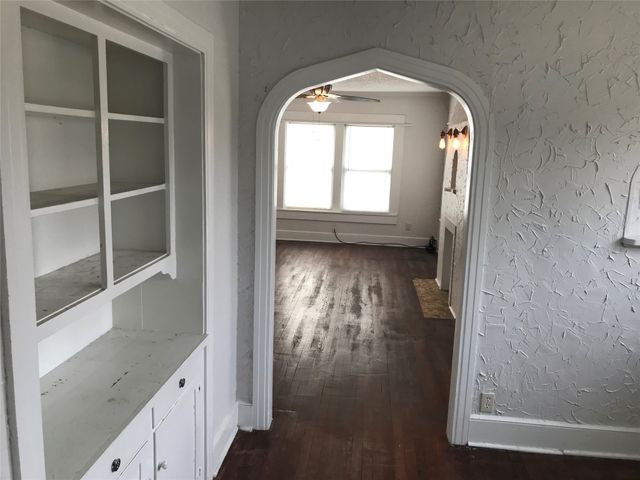 813 W 8th Street 2, Dallas, TX 75208