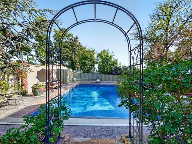 527 E 11TH AVE, Salt Lake City, UT 84103