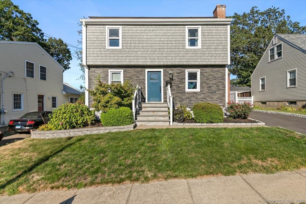27 South Kerema Avenue, Milford, CT 06460