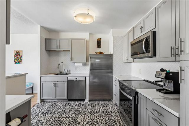 333 W Meyer Boulevard 306, Kansas City, MO 64113