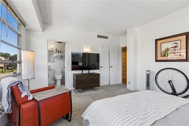333 W Meyer Boulevard 306, Kansas City, MO 64113