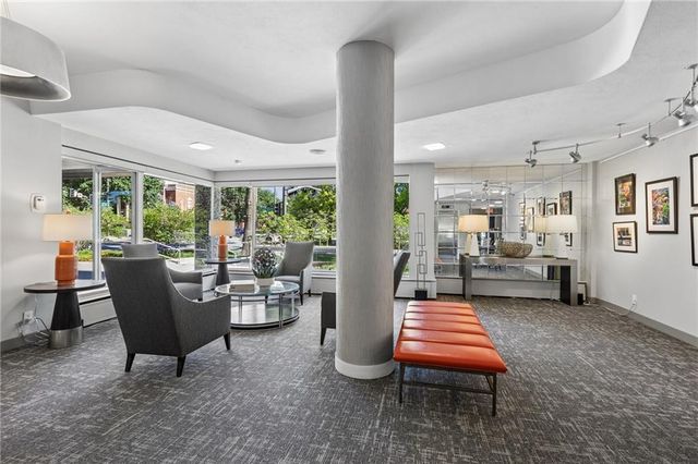 333 W Meyer Boulevard 306, Kansas City, MO 64113