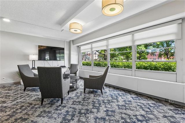 333 W Meyer Boulevard 306, Kansas City, MO 64113