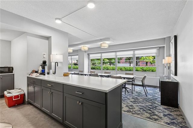 333 W Meyer Boulevard 306, Kansas City, MO 64113