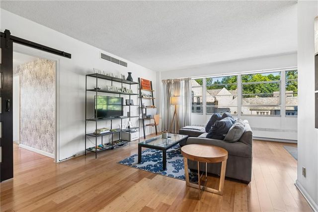 333 W Meyer Boulevard 306, Kansas City, MO 64113