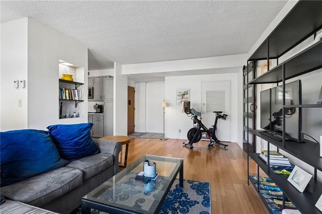333 W Meyer Boulevard 306, Kansas City, MO 64113