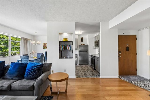 333 W Meyer Boulevard 306, Kansas City, MO 64113