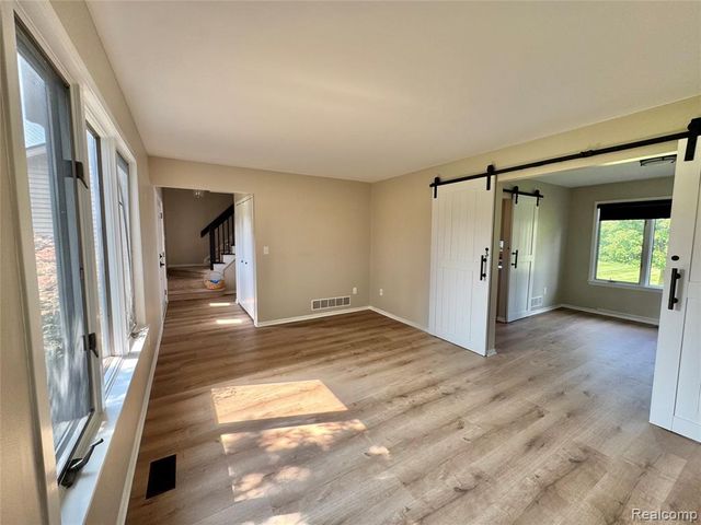 2132 Maple Creek Circle, Ann Arbor, MI 48108