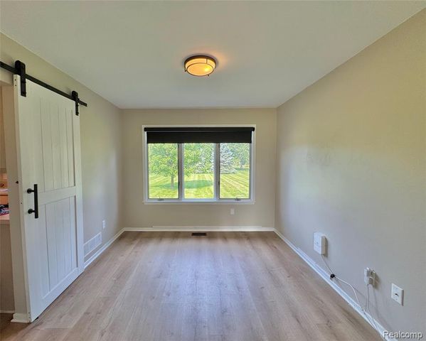 2132 Maple Creek Circle, Ann Arbor, MI 48108