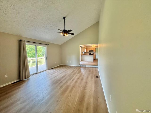 2132 Maple Creek Circle, Ann Arbor, MI 48108