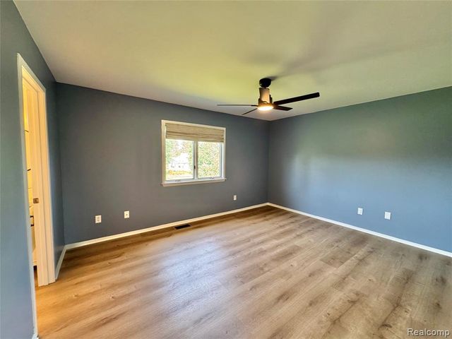 2132 Maple Creek Circle, Ann Arbor, MI 48108