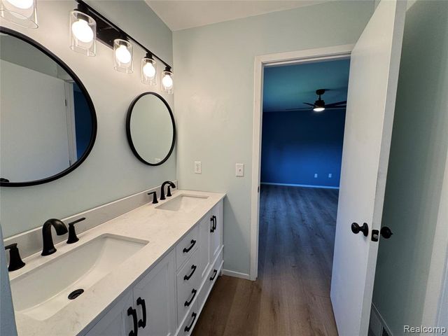 2132 Maple Creek Circle, Ann Arbor, MI 48108