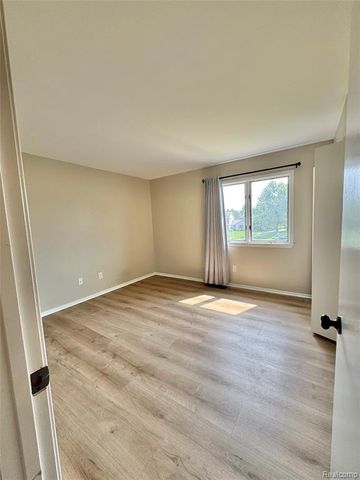 2132 Maple Creek Circle, Ann Arbor, MI 48108