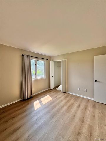 2132 Maple Creek Circle, Ann Arbor, MI 48108
