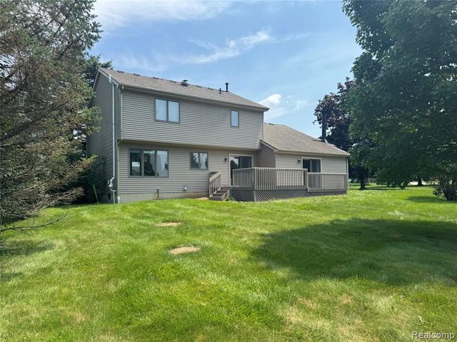 2132 Maple Creek Circle, Ann Arbor, MI 48108